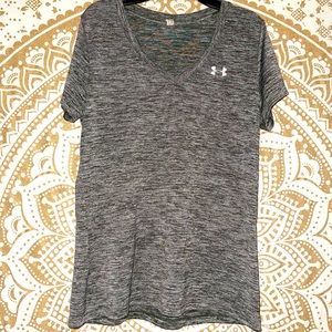 ✨HOST PICK✨ UNDER ARMOR” LADIES GRAY SHORT SLEEVED TOP, SIZE SMALL (US)